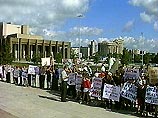 Несмотря на многочисленные акции протеста детей и их родителей, судьба особняка купца Харитонова, в котором ныне располагается дворец, решена - здесь будет резиденция полпреда президента в Уральском федеральном округе Несмотря на многочисленные акции протеста детей и их родителей, судьба особняка купца Харитонова, в котором ныне располагается дворец, решена - здесь будет резиденция полпреда президента в Уральском федеральном округе