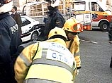 На одном из этажей, занятом редакционными помещениями, преступники оставили бомбу, упакованную в коробку. После этого террористы заявили, что являются членами организации GRAPO и покинули здание На одном из этажей, занятом редакционными помещениями, преступники оставили бомбу, упакованную в коробку. После этого террористы заявили, что являются членами организации GRAPO и покинули здание