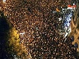 Более 100 000 человек в Сербии вышли на митинги с требованием признать победу Воислава Коштуницы Более 100 000 человек в Сербии вышли на митинги с требованием признать победу Воислава Коштуницы