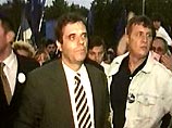 В случае ухода Милошевича, отметил Жак Ширак, "с Югославии можно будет снять международные санкции, и эта страна снова сможет стать полноправным членом европейской семьи" В случае ухода Милошевича, отметил Жак Ширак, "с Югославии можно будет снять международные санкции, и эта страна снова сможет стать полноправным членом европейской семьи"