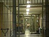 Чэпмен, как и любой другой гражданин Соединенных Штатов, получил право на рассмотрение просьбы о помиловании через 20 лет отсидки Чэпмен, как и любой другой гражданин Соединенных Штатов, получил право на рассмотрение просьбы о помиловании через 20 лет отсидки