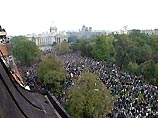 В Белграде сторонники оппозиции ворвались
в здание парламента Югославии