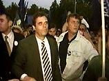 Руководство Демократической оппозиции Сербии обратилось с призывом к демонстрантам, а также к армии и полиции сохранять спокойствие