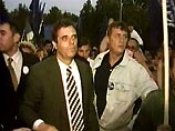 Руководство Демократической оппозиции Сербии обратилось с призывом к демонстрантам, а также к армии и полиции сохранять спокойствие Руководство Демократической оппозиции Сербии обратилось с призывом к демонстрантам, а также к армии и полиции сохранять спокойствие