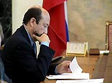Министр иностранных дел России Игорь Иванов в пятницу утром по поручению президента срочно вылетел в Белград Министр иностранных дел России Игорь Иванов в пятницу утром по поручению президента срочно вылетел в Белград