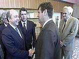Министр иностранных дел России Игорь Иванов стал первым европейским чиновником, который встретился с Воиславом Коштуницей после его победы на выборах Югославии
