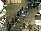 В Бергене они проведут необходимые тренировки и оттуда вместе с норвежскими коллегами на судне "Регалиа" отправятся к месту трагедии в Баренцевом море В Бергене они проведут необходимые тренировки и оттуда вместе с норвежскими коллегами на судне "Регалиа" отправятся к месту трагедии в Баренцевом море
