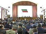23 сентября местный парламент принял решение провести досрочные выборы главы республики 24 декабря 2000 года