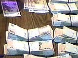 Задержанный сотрудник в составе преступной группы участвовал в вымогательстве крупной суммы денег у коммерсанта.