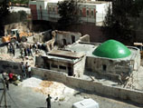 Разрушив гробницу Иосифа в Наблусе, палестинцы выкрасили ее сохранившийся купол в цвет ислама