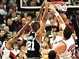 Центровому клуба НБА "Портленд Трейл Блейзерс" Арвидасу Сабонису проведена операция на левом колене 

