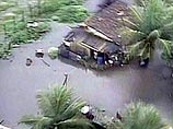 Эта область Бангладеш сильно пострадала от недавнего наводнения, и столкновение произошло во время дележа гуманитарной помощи