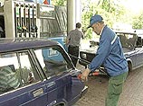 На автозаправочных станциях Южно-Сахалинска самая популярная марка бензина Аи-93 стоит в среднем 11 рублей, дизтопливо - 9 рублей, А-76 - 7 рублей, так как пользуется малым спросом