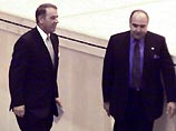 Оги, который также возглавляет федеральный департамент обороны, защиты населения и спорта, должен сегодня выступить по национальному телевидению, чтобы разъяснить причины своего решения Оги, который также возглавляет федеральный департамент обороны, защиты населения и спорта, должен сегодня выступить по национальному телевидению, чтобы разъяснить причины своего решения