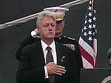 Президент Клинтон и другие представители американского руководства провели мемориальную службу в честь 17-и моряков