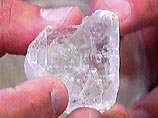 Как передает телекомпания НТВ, живые бактерии были обнаружены в кристалле соли, найденном в подземной пещере в штате Нью-Мексико
