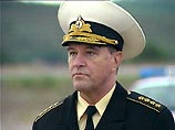 Сейчас на месте гибели подводного крейсера ждут главкома ВМФ Владимира Куроедова, который должен в ближайшее время прийти туда на борту большого противолодочного крейсера "Адмирал Чабаненко"