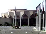 Президент Египта Хосни Мубарак открыл сегодня чрезвычайный саммит Лиги арабских государств, цель которого - поддержать палестинцев в их борьбе за независимость
