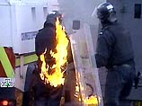 Более 100 полицейских пострадали во время беспорядков в Белфасте