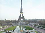 Символ Парижа - Эйфелева башня - нуждается в новом "электрическом наряде"