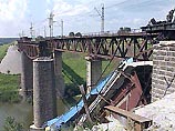 В Свердловской области ведется расследование обрушения моста через реку Пышма
