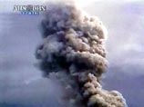 По данным вулканологического института Филиппин, начавшееся накануне сильное извержение пошло на спад