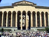 Стихийные митинги в Тбилиси - люди возмущены убийством известного тележурналиста Стихийные митинги в Тбилиси - люди возмущены убийством известного тележурналиста
