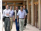 Лидеры четырех основных партий Македонии возвращаются в резиденцию президента Македонии