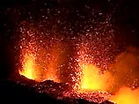 В лаве, вытекающей из кратера вулкана Этна, содержатся микрочастицы воды