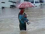 Число жертв наводнений на севере Таиланда превысило 100 человек