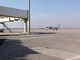 Из-за выхода из строя устройства фиксации шасси переднего колеса в Хабаровском аэропорту отменен вылет авиалайнера Боинг-737