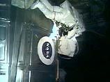 Российские космонавты и американские астронавты должны закончить упаковку полутора тонн использованного оборудования и мусора в итальянский модуль "Леонардо"