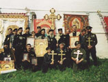 Православные хоругвеносцы объединились с анархистами и рокерами