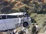 В результате падения автобуса с отвесного склона погибли по разным сведениям от 12 до 14 пассажиров автобуса, еще 36 получили ранения различной степени тяжести