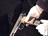 Рядом со своей жертвой киллер бросил газовый пистолет "Байкал", переделанный под стрельбу боевыми патронами.