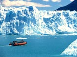 Группа "моржей" ставит эксперименты по выживанию в ледяной воде Группа "моржей" ставит эксперименты по выживанию в ледяной воде
