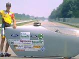 На сегодняшний день рекорд скорости езды на велосипеде принадлежит Сэму Уиттингэму