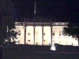 Над Белым домом и другими федеральными зданиями в Вашингтоне приспущены флаги