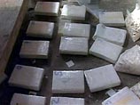Cухогруз "Борис Ливанов" прибыл в голландский порт Делфзейл 13 сентября. Досмотр судна осуществляли около 20 таможенников, одновременно водолазы просматривали подводную часть корабля Cухогруз "Борис Ливанов" прибыл в голландский порт Делфзейл 13 сентября. Досмотр судна осуществляли около 20 таможенников, одновременно водолазы просматривали подводную часть корабля