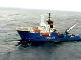 Минувшей ночью водолазы продолжали чистить "Курск" Минувшей ночью водолазы продолжали чистить "Курск"