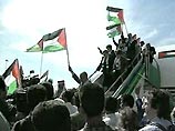 На борту самолета находится также официальная делегация Палестины во главе с министром общественных связей Ассамом аль-Ахмадом На борту самолета находится также официальная делегация Палестины во главе с министром общественных связей Ассамом аль-Ахмадом
