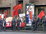 Противники Земельного кодекса пикетируют здание Госдумы Противники Земельного кодекса пикетируют здание Госдумы