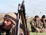 Чеченские боевики совершают намаз