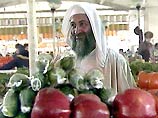 Бен Ладен кормит русских изюмом, орехами и свежими фруктами