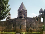 Эчмиадзин - Духовно-административный центр Армянской Апостольской Церкви