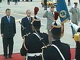 Прибытие Владимира Путина в Париж "может способствовать ослаблению взаимного недоверия", возникшего между двумя странами, считает французская газета Le Monde Прибытие Владимира Путина в Париж "может способствовать ослаблению взаимного недоверия", возникшего между двумя странами, считает французская газета Le Monde