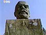 Памятник весом в 12 тонн и высотой 13,5 метров начали возводить в столице Бурятии в 1970 году