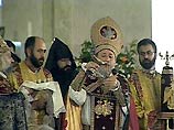 Патриарх Католикос всех армян Гарегин II совершает чин освящения нового собора в Ереване