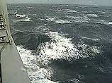 В районе проведения операции по подъему атомной подводной лодки "Курск" в Баренцевом море в настоящее время волнение моря составляет три балла