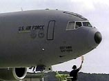 Самолет американских ВВС Hercules С-130 произвел дозаправку в Индии